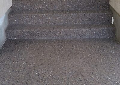 Concrete stairs using exposed aggregate